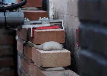 Robotic Bricklaying: Dutch Startup Monumental Revolutionizes Construction